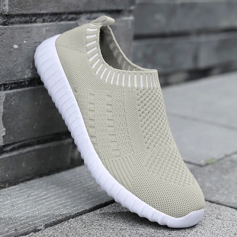Ultraleichte, übergroße Laufschuhe für Damen, modische, atmungsaktive Sport-Sneaker mit Fliegengewebe