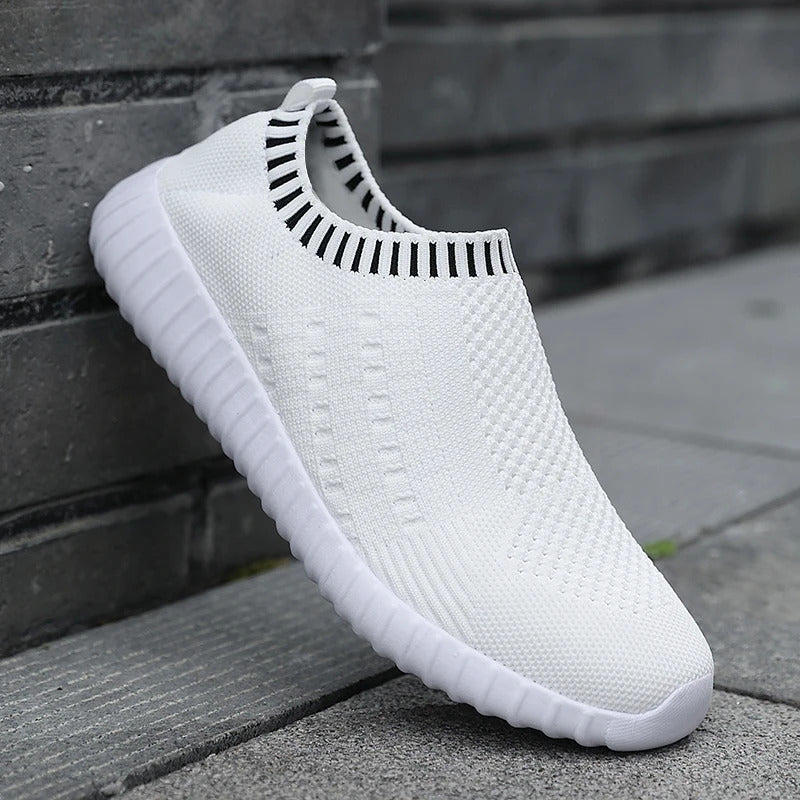 Ultraleichte, übergroße Laufschuhe für Damen, modische, atmungsaktive Sport-Sneaker mit Fliegengewebe