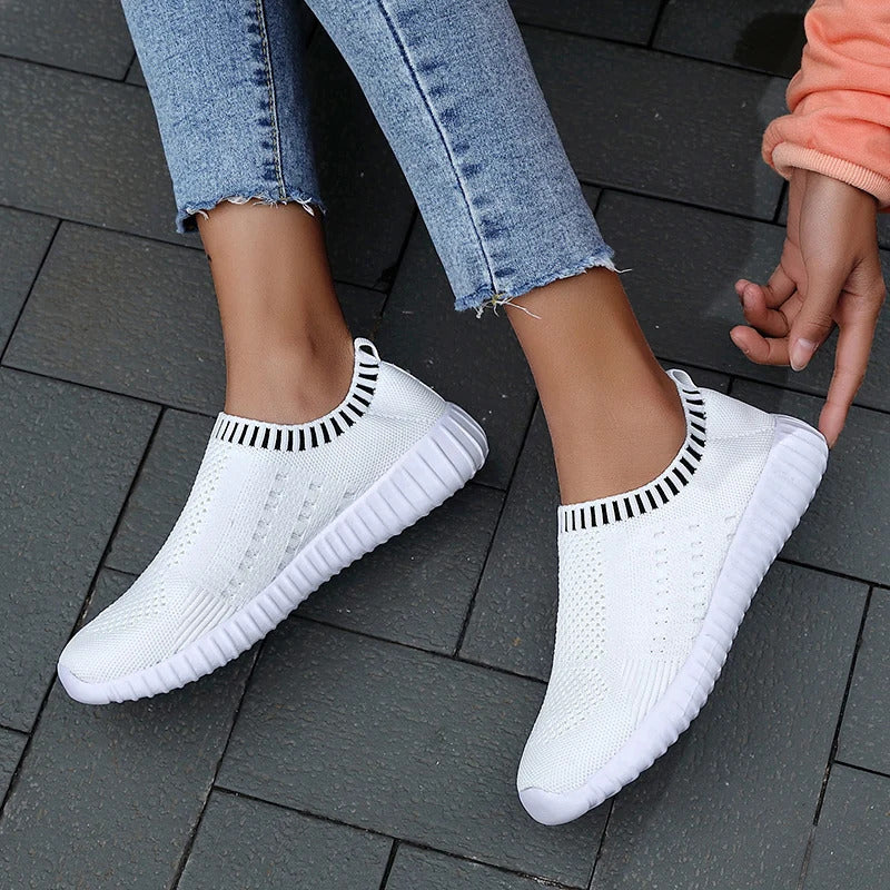 Ultraleichte, übergroße Laufschuhe für Damen, modische, atmungsaktive Sport-Sneaker mit Fliegengewebe